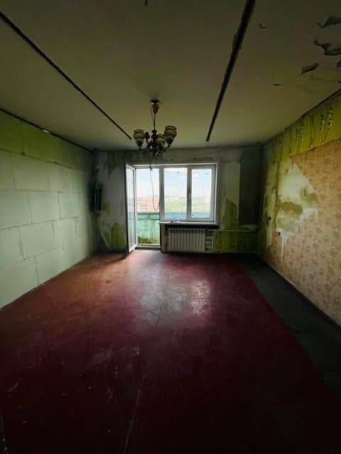 Продам четырехкомнатную квартиру в Центральном р-н
